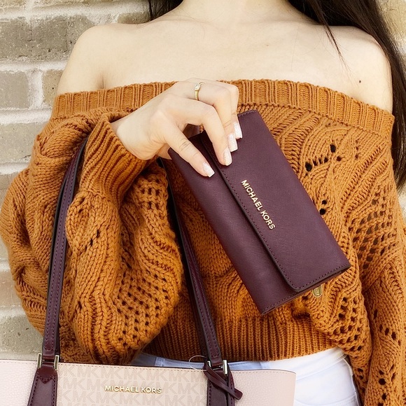 SALE‼️‼️Michael kors large trifold wallet Merlot - Picture 4 of 4